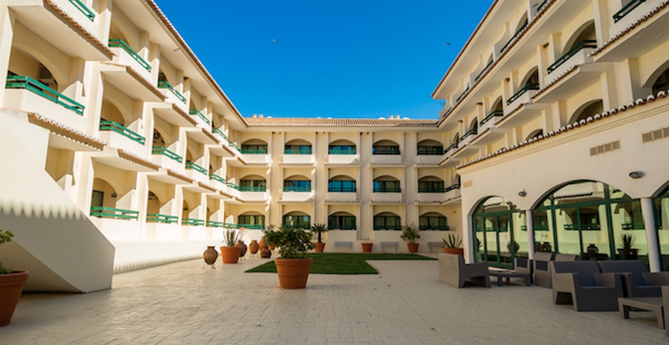 ÁREA DE FUMADORES  Mirachoro Carvoeiro **** en Algarve