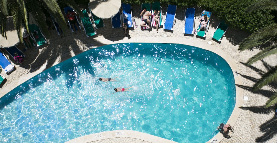 PISCINA AO AR LIVRE  Mirachoro Portimão *** en Portimão