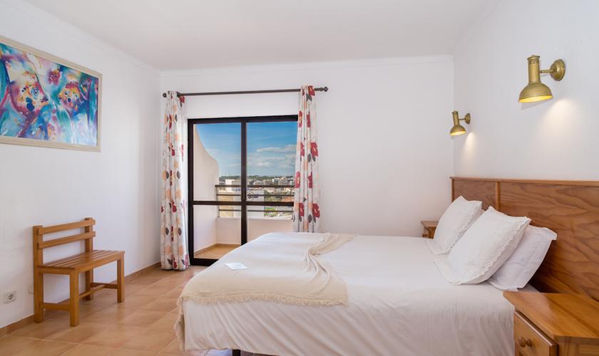 Apartamento com 1 Quarto e Varanda (4 Adultos) Hotel Mirachoro Praia da Rocha ** Portimão Apartamento com 1 Quarto e Varanda (4 Adultos) Hotel Mirachoro Praia da Rocha ** Portimão