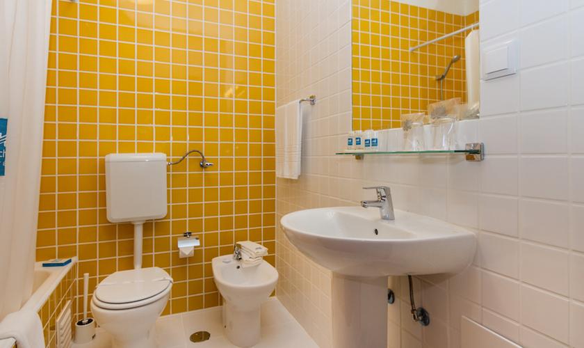 Apartamento com 1 Quarto e Varanda (4 Adultos) Hotel Mirachoro Praia da Rocha ** Portimão Apartamento com 1 Quarto e Varanda (4 Adultos) Hotel Mirachoro Praia da Rocha ** Portimão