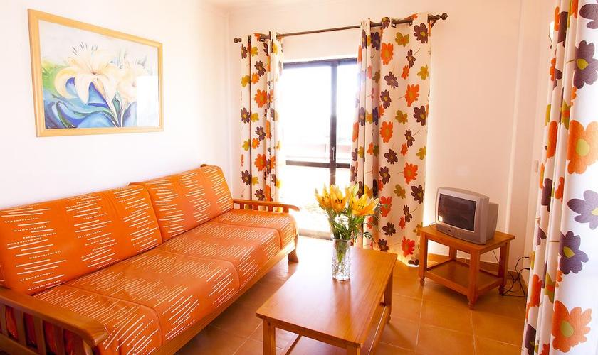 Apartamento com 1 Quarto e Varanda (2 Adultos) Hotel Mirachoro Praia da Rocha ** Portimão Apartamento com 1 Quarto e Varanda (2 Adultos) Hotel Mirachoro Praia da Rocha ** Portimão